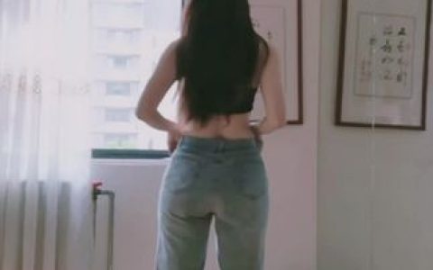 【快手】小阿姨刚刚出炉“透视无内”直播录屏，创新内容吸引眼球