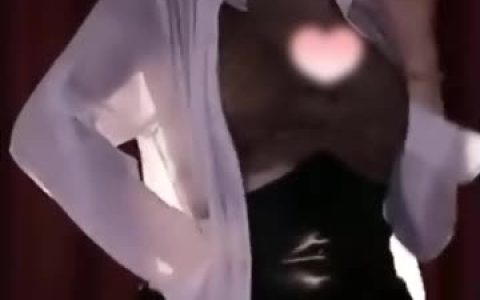 南妹儿不满足大哥的要求收入下滑陷入低谷期，直播困境