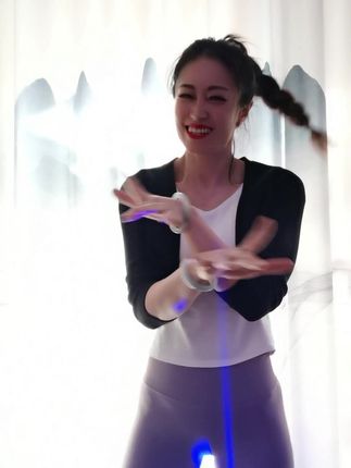 【快手】小阿姨-收费私播+直播热舞视频，享受精彩热舞的视觉盛宴