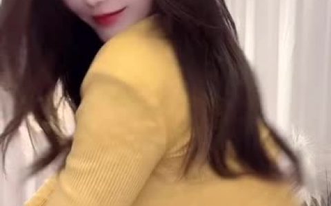 南妹儿成功吸引远古大哥的秘密，就在“柔媚地板舞”！