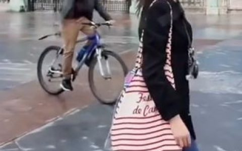 [微密圈]就是阿朱啊，红肚兜&下班地铁&乘务员&缆车