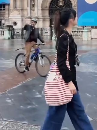 [微密圈]就是阿朱啊，红肚兜&下班地铁&乘务员&缆车