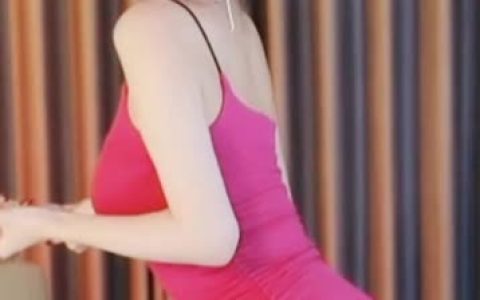 网易CC舞蹈主播小恩雅，私人订制舞蹈清凉一整年