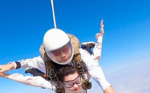 “Sia 不吃鱼”的独特魅力，姿势越怪，照片越爱！