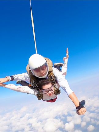 “Sia 不吃鱼”的独特魅力,姿势越怪,照片越爱!