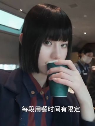 就是阿朱啊的旅行背包，网红模特的旅行必备物品