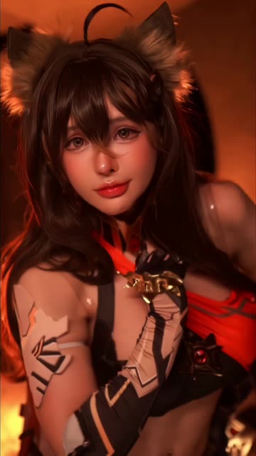 于芷晴觅圈新图紫色比基尼将性感与神秘相融合,抖音网红于芷晴MINI的精选新图