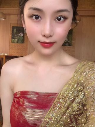 奶雯微密圈性感丰腴的诱惑,你能抵挡得住吗?