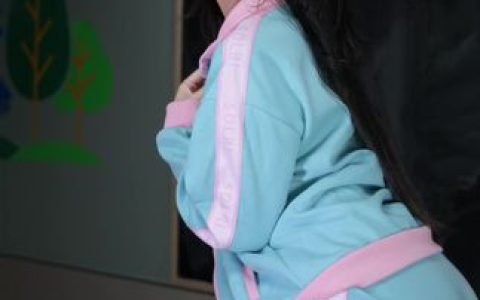 不呆猫浴室人妻主题，美丽性感画面