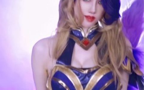 轩子巨二兔微密圈最新照片流出，酒红色短裙迷人