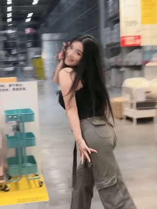 奶雯微密圈全套合集图片及视频，一网打尽私密诱人内容