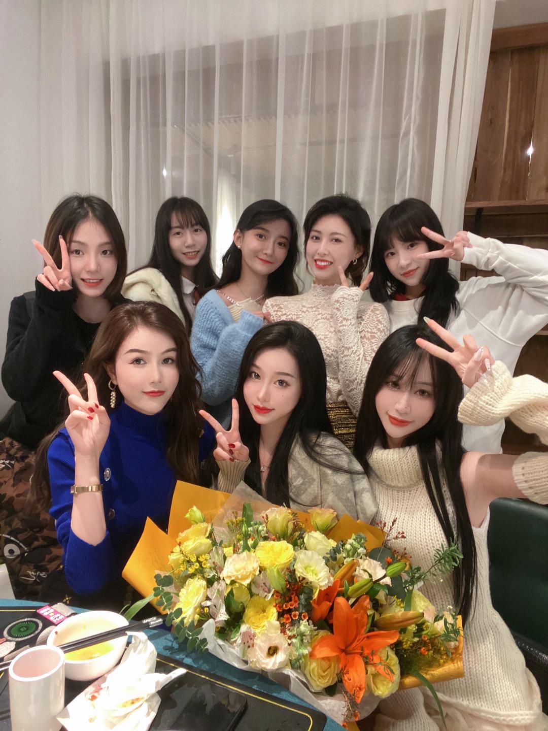 Sia 不吃鱼微密圈#嘉宾专享帖#美腿特写，让人眼前一亮