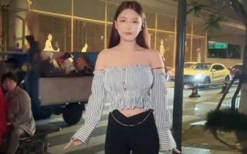 奶雯微密圈性感丰腴的诱惑，你能抵挡得住吗？