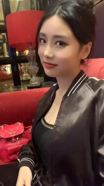 抖音网红奶雯微密圈是什么?资讯和福利一网打尽