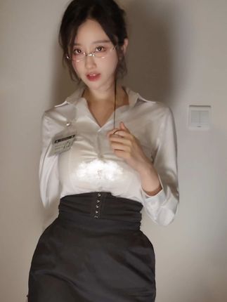 轩子巨二兔微密圈资源合集,付费解锁的隐藏相册