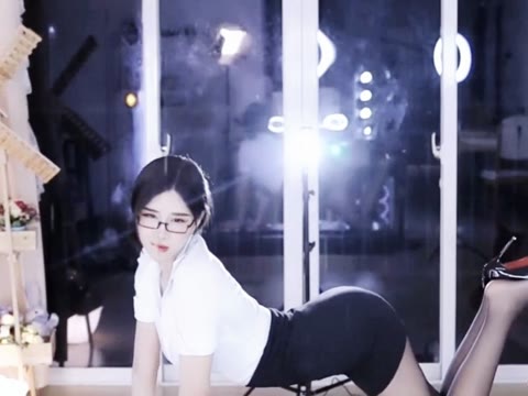 小恩雅叫出声的舞蹈,让你心跳加速