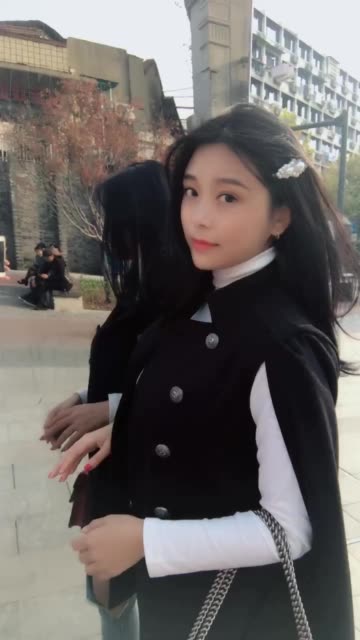 奶雯的圈子里面都有什么内容?详细揭秘