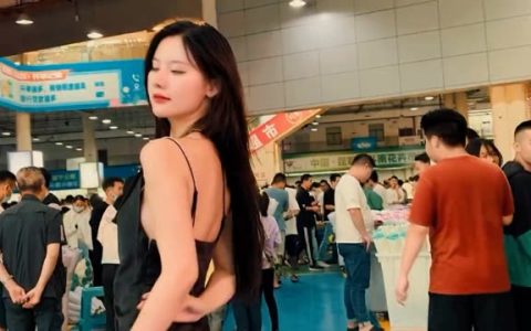 模特@就是阿朱啊户外写真作品——少女和老人摄影评测赏析