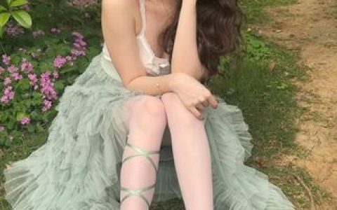 微密圈网红“SIA不吃鱼”真名叫什么？，资源值得购买吗？