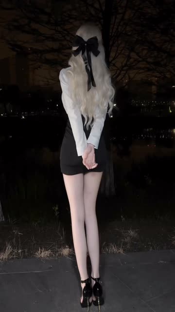 牛奶里的果汁微密圈图片,透视黑网纱写真全集