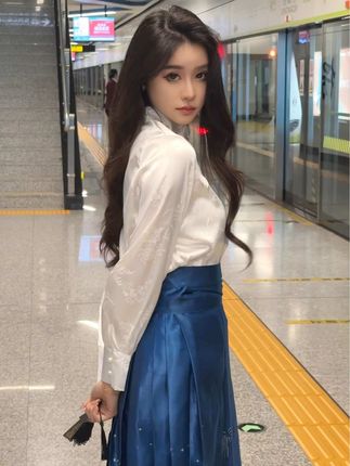 sia 不吃鱼的微密圈全套作品赏析,穿搭美感的艺术