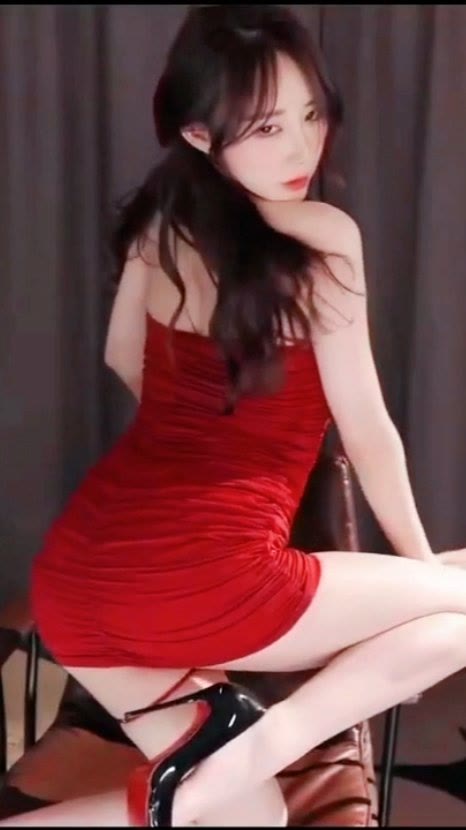 小恩雅表情舞高潮版视频资源真假揭秘