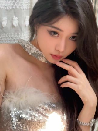 探索 Sia 不吃鱼的微密世界,发现更多惊喜