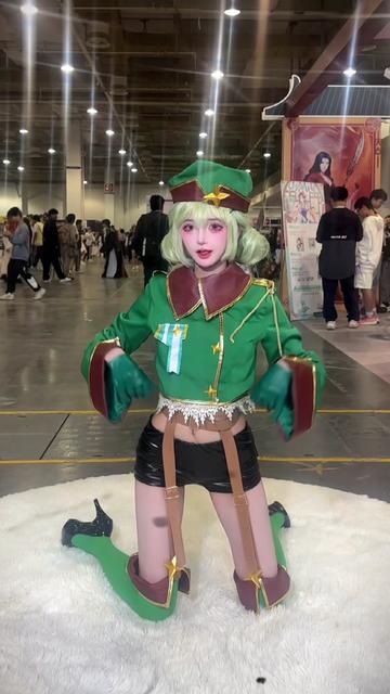 尤尔哈2B的甜美蜕变越南coser Zinie化身“芭比”，惊艳登场