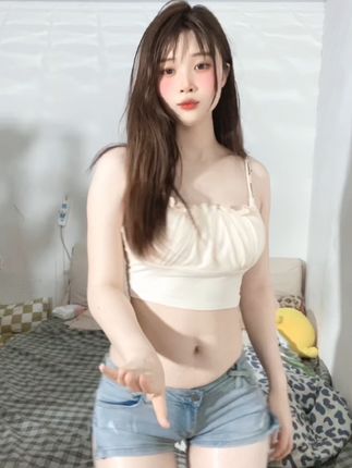 斗鱼主播甜子兔哟给榜一大哥的私拍热舞教学,一起学习吧