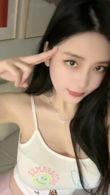 探索抖音网红奶雯微密圈,发现清纯与私密的震撼反差