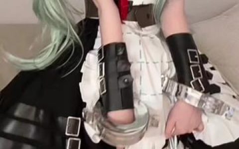 ZinieQ的佩罗娜角色COSPLAY，可爱至极