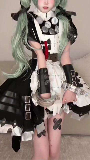 ZinieQ的佩罗娜角色COSPLAY，可爱至极