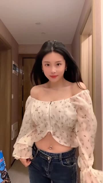 奶雯微密圈高质量圈子视图,感受时尚与诱惑的交织