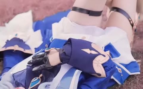 G44不会受伤cos蔚蓝档案，飞鸟马时性感可爱演绎