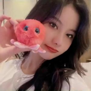 古典韵味太湖旗袍与极致黑丝搭配，【阿朱】第一女网红其经典作品看了多少？