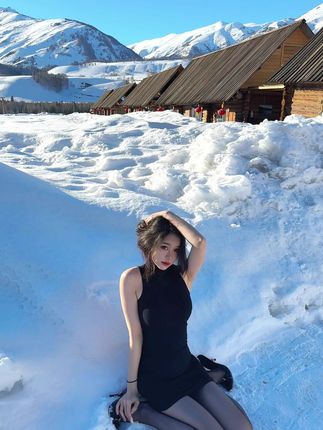 微密圈网红“SIA不吃鱼”真名叫什么？，资源值得购买吗？