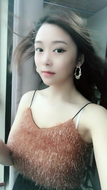 奶雯的圈子里面都有什么内容?详细揭秘