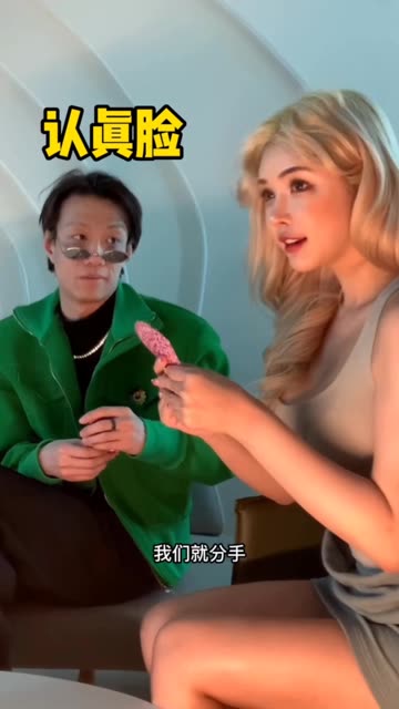 于芷晴觅圈新图紫色比基尼将性感与神秘相融合,抖音网红于芷晴MINI的精选新图