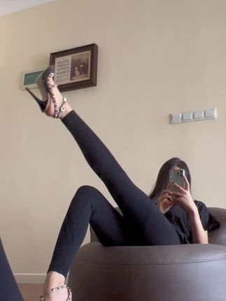 纪念小小v5微密圈作品,兔女郎穿搭迷人