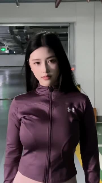 探索抖音网红奶雯微密圈,发现清纯与私密的震撼反差