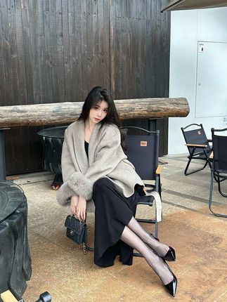 “Sia 不吃鱼”的独特魅力,姿势越怪,照片越爱!