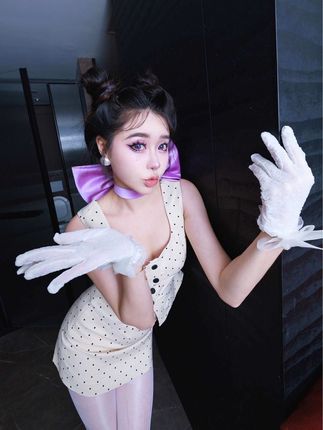 微密圈Sia不吃鱼,全套写真合集下载