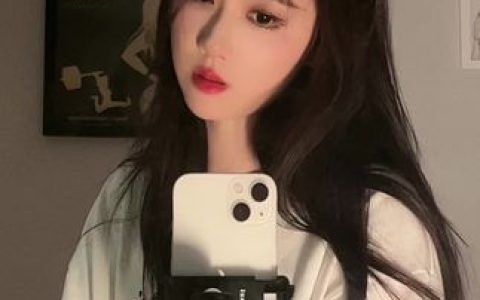 轩子巨2兔晒私密照，腿边黑色一团引发网友猜测