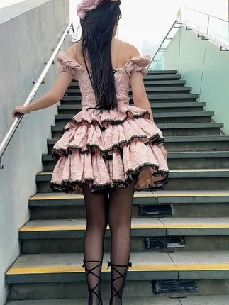 不呆猫的颜值与气质，越品越有味的COSER老酒