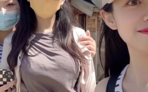 抖音网红奶雯的微密圈资源汇总，引发争议私密诱人内容惊艳