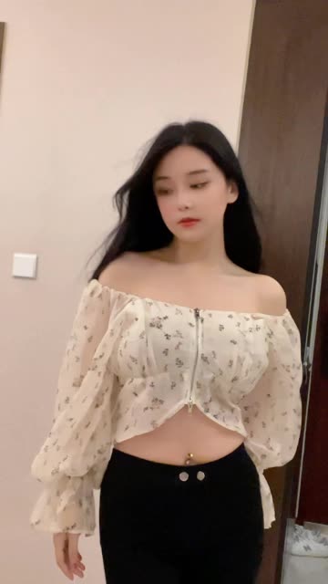 抖音网红奶雯微密圈是什么?资讯和福利一网打尽