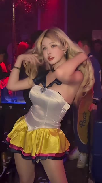 于芷晴觅圈新图紫色比基尼将性感与神秘相融合,抖音网红于芷晴MINI的精选新图