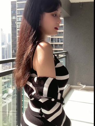 探索抖音网红奶雯付费资源，体验从清纯到私密的震撼