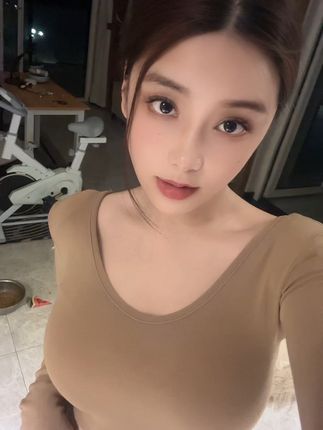 奶雯微密圈写真集，揭秘从清纯到私密的转变