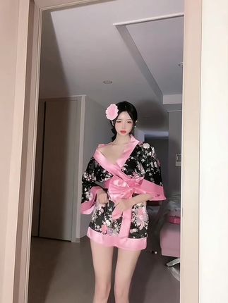 微博网红小猫咪ck的微密VIP照片大合集,附合集地址